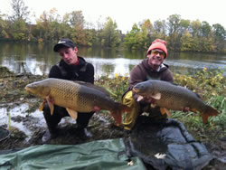 Sean Lehrer (22.2) and Paul Russell (18.9) with two commons caught during day 2 of the 2011 Wild Carp Fall Qualifier